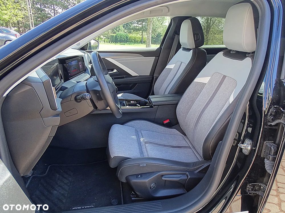 Opel Astra 1.2 Turbo GS - 33