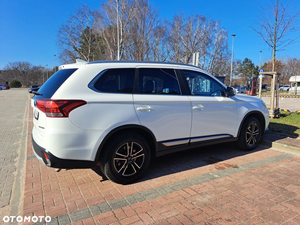 Mitsubishi Outlander 2.0 2WD Diamant - 2