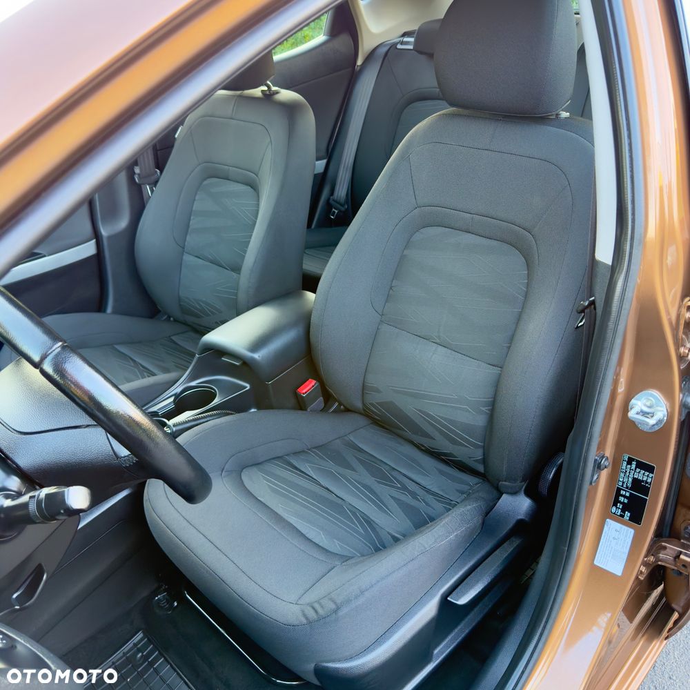 Kia Ceed 1.4 CVVT ISG Dream-Team Edition - 9