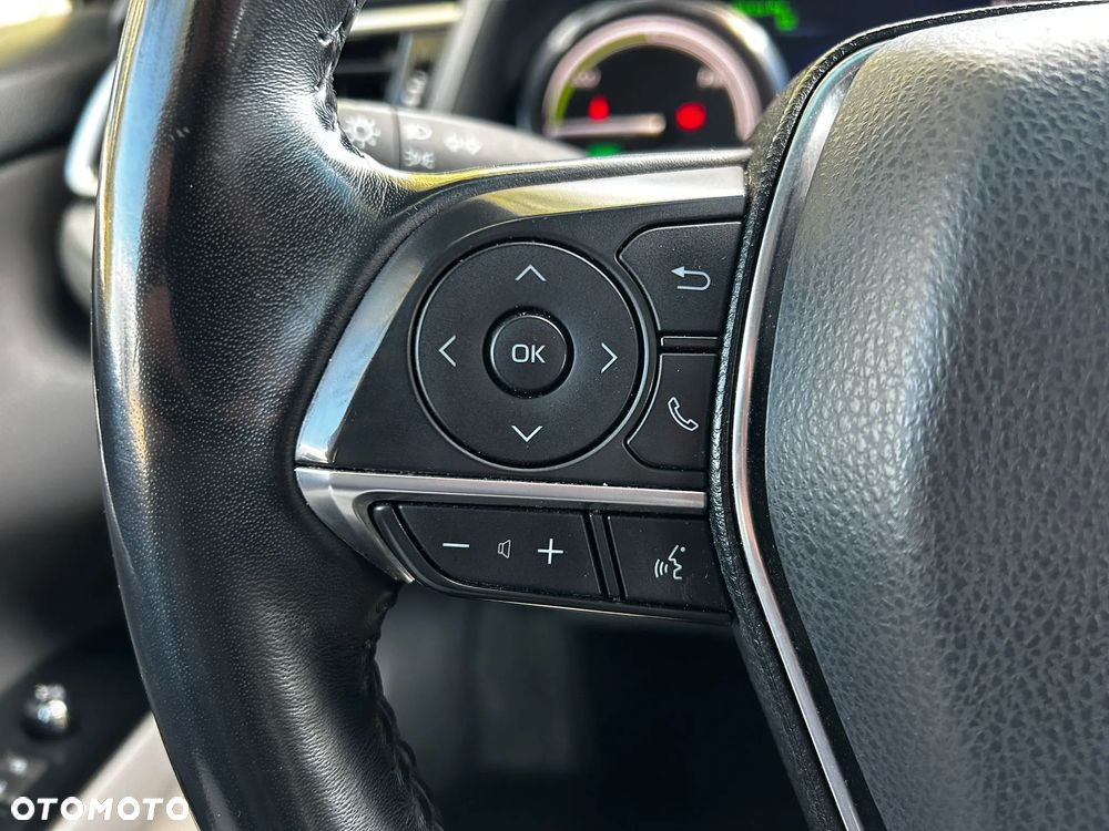 Toyota Camry Business Edition - 18