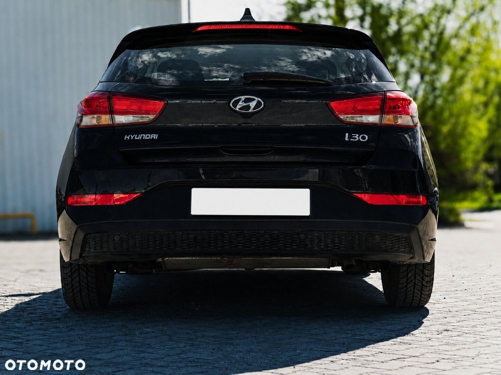 Hyundai i30 1.5 DPI Classic + - 27