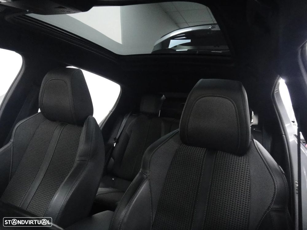 Peugeot 208 PureTech 130 EAT8 GT Pack - 12