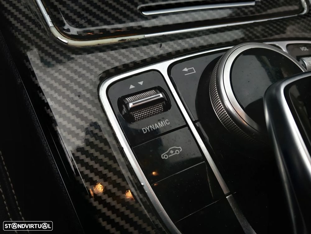 Mercedes-Benz C 300 h AMG Line - 36