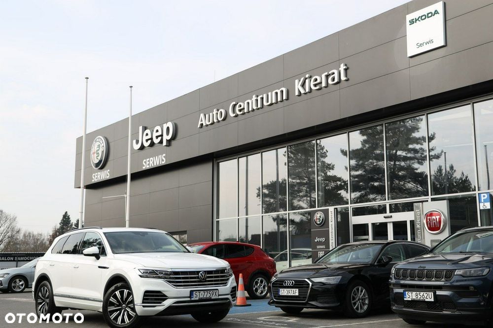 Volkswagen Touareg - 1