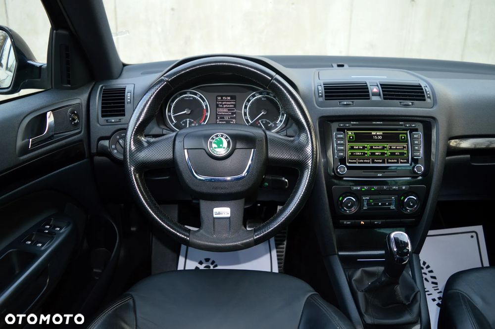 Skoda Octavia 2.0 TSI RS - 14