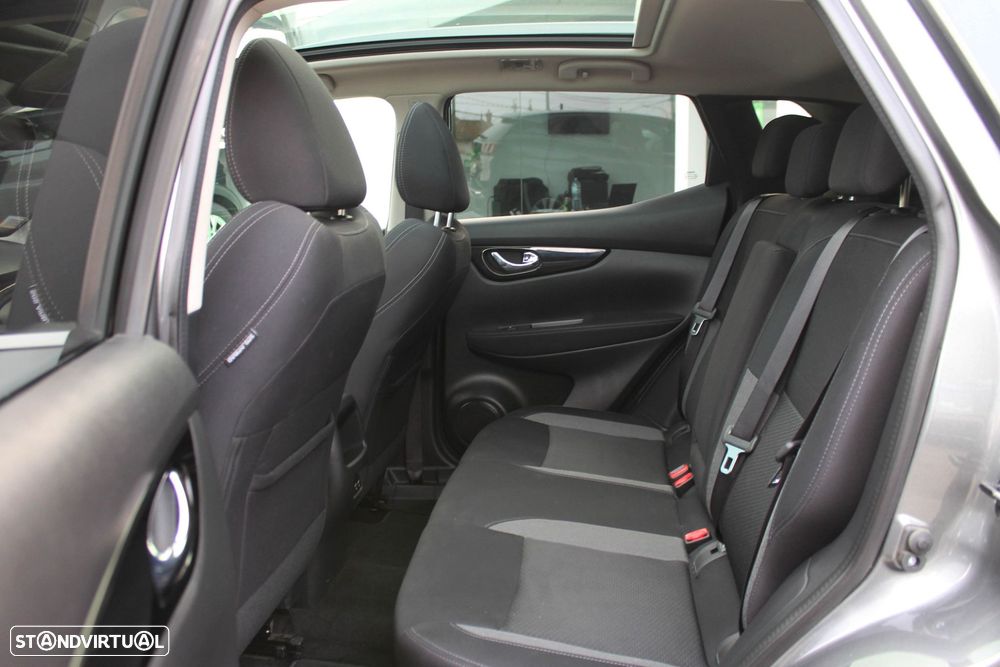 Nissan Qashqai 1.5 dCi N-Connecta J18+Led - 24
