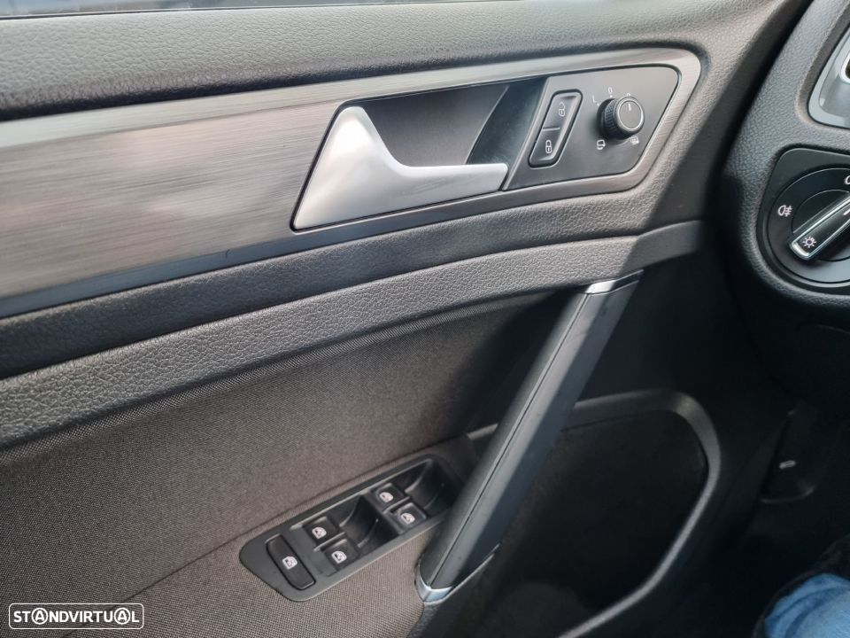 VW e-Golf AC/DC - 20