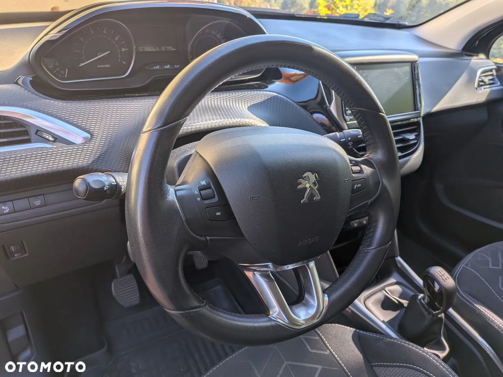 Peugeot 2008 1.2 Pure Tech Style - 16