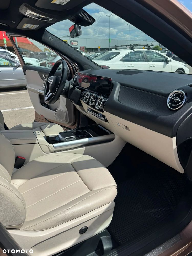 Mercedes-Benz GLA - 26