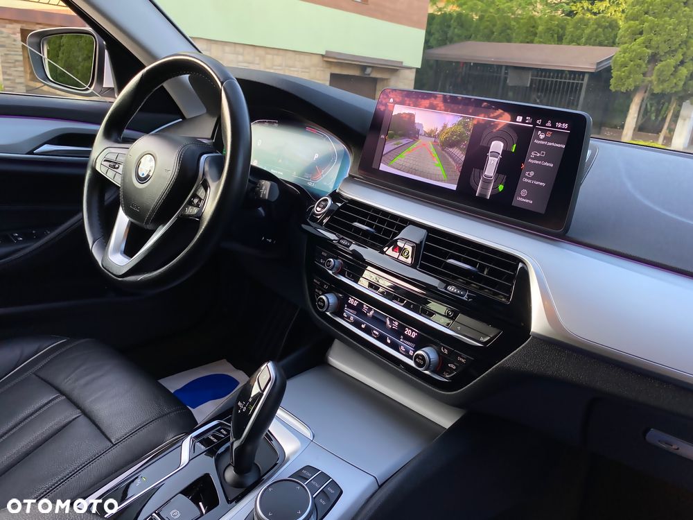 BMW Seria 5 520d Touring - 11