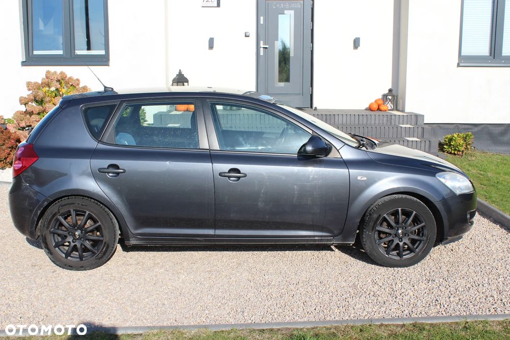 Kia Ceed 2007 photo 5