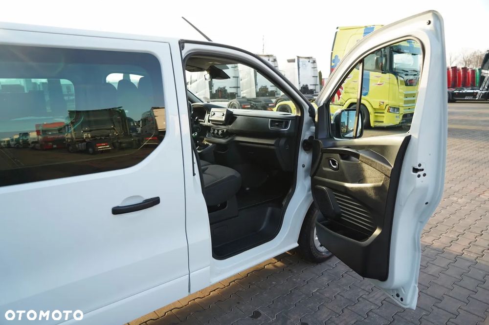 Renault TRAFIC III / BUS / 9 MIEJSC / PIERWSZY WŁAŚCICIEL / POLSKI SALON / 2022 ROK / - 27