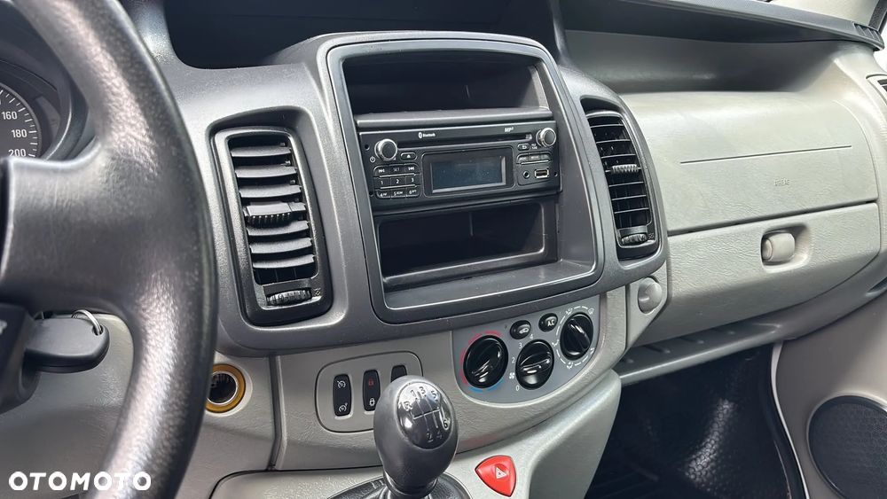 Opel Vivaro - 15