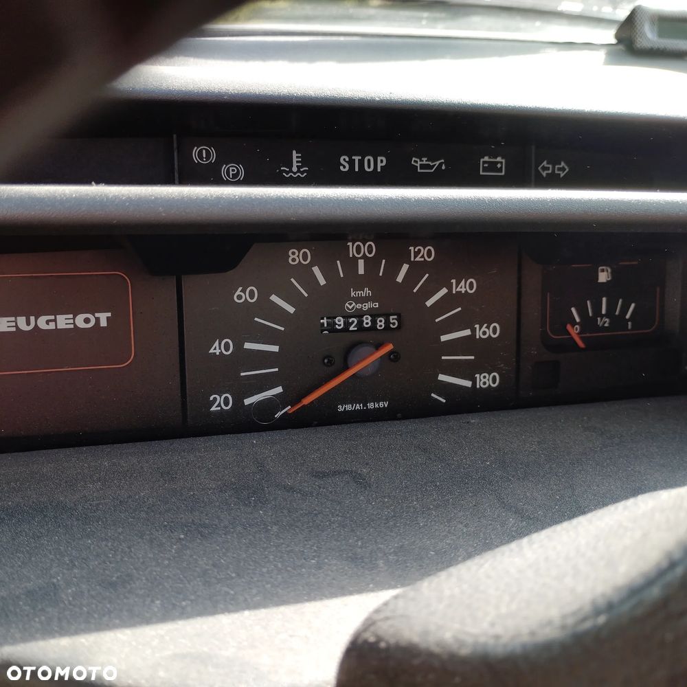 Peugeot 205 1.1 XE - 9