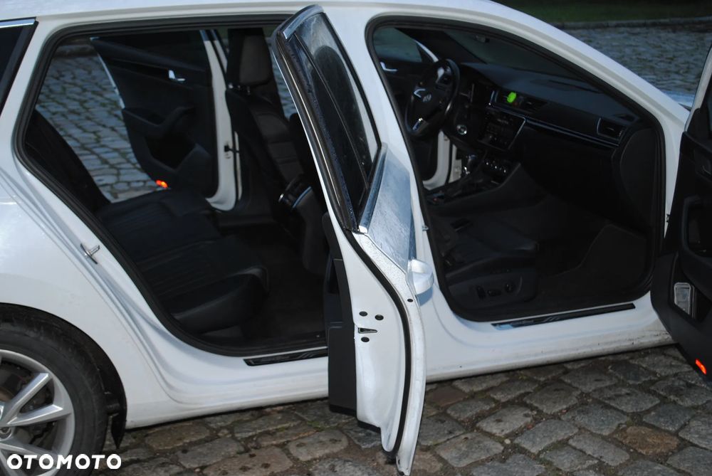 Skoda Superb 2.0 TDI 4x4 L&K DSG - 9