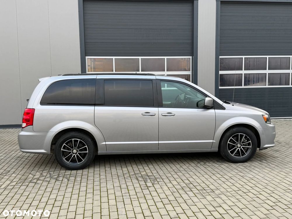 Dodge Grand Caravan 3.6 R/T - 29