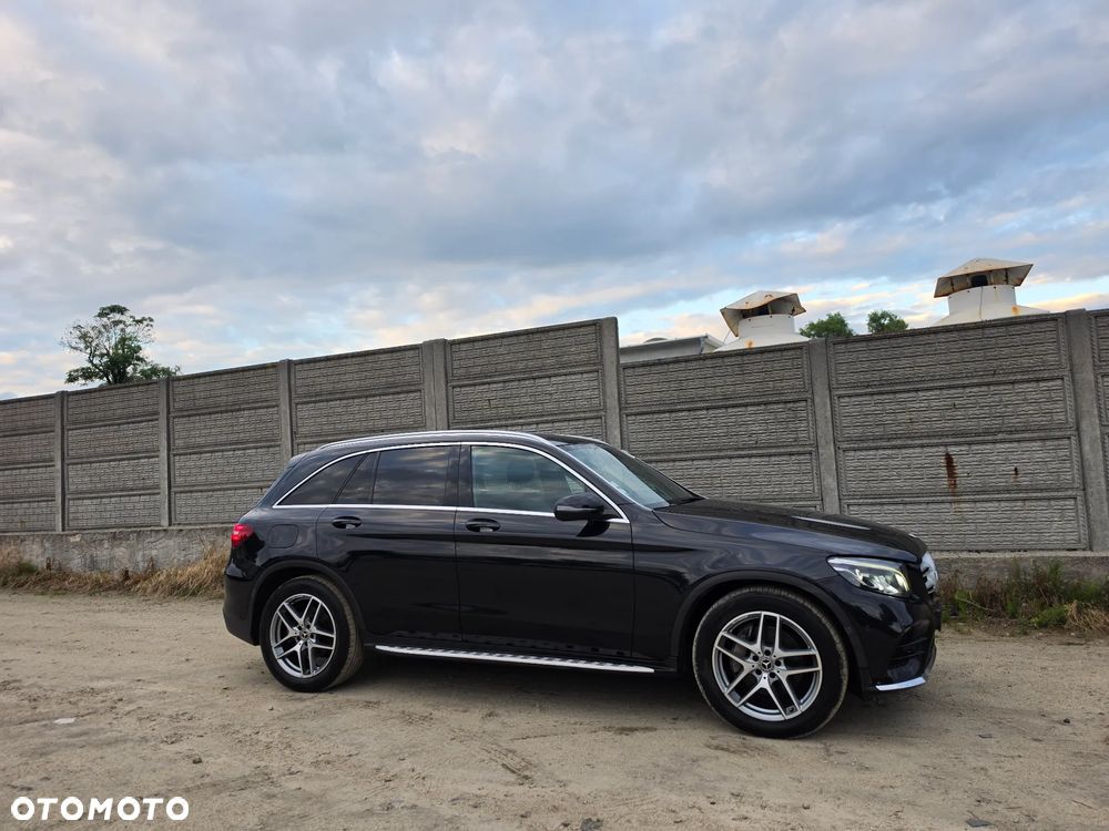 Mercedes-Benz GLC 250 d 4Matic 9G-TRONIC AMG Line - 23