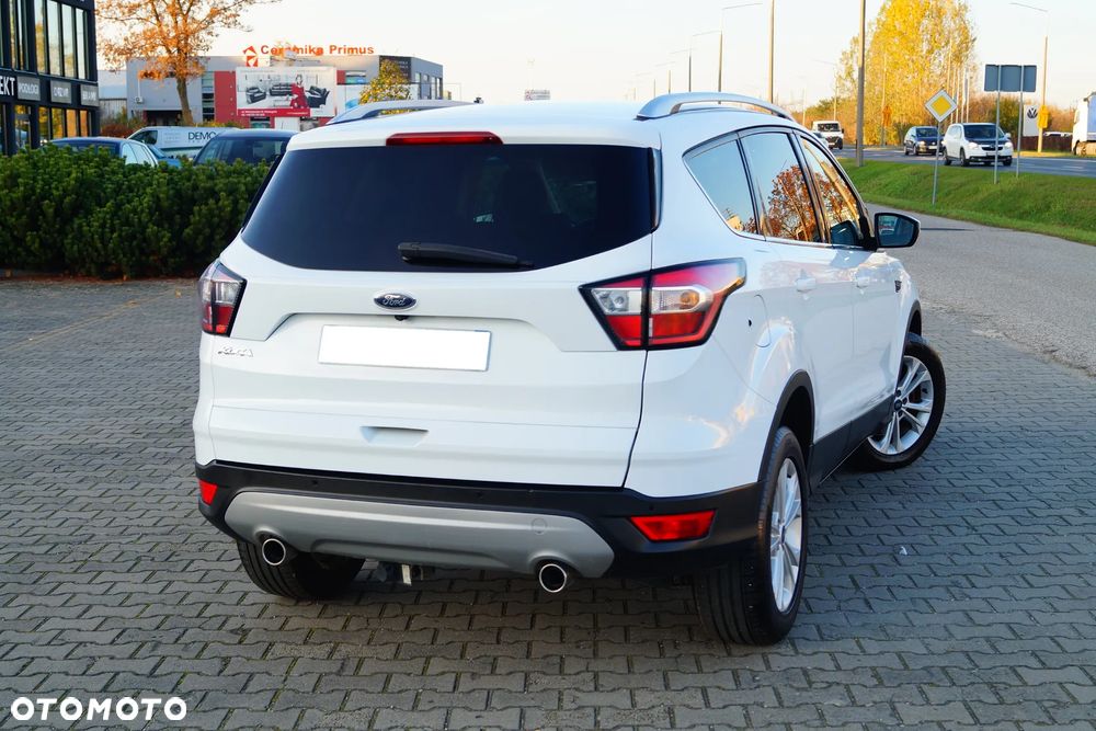 Ford Kuga 2.0 TDCi FWD Titanium Plus - 4