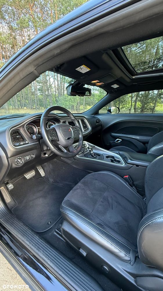 Dodge Challenger 6.4 Scat Pack - 24