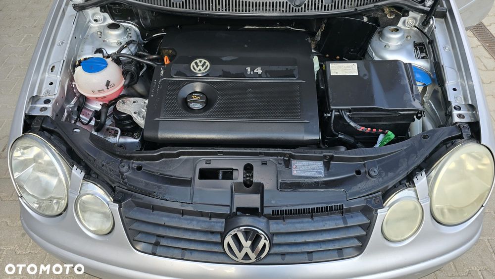 Volkswagen Polo 1.4 16V Comfortline - 8