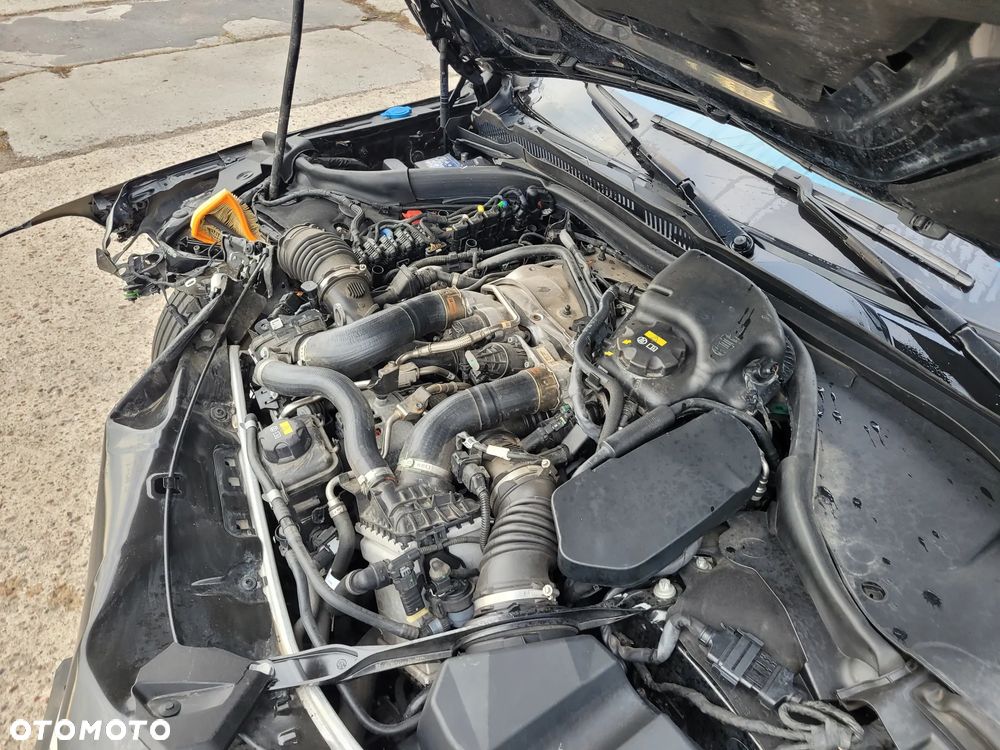 BMW Seria 8 M850i xDrive - 28