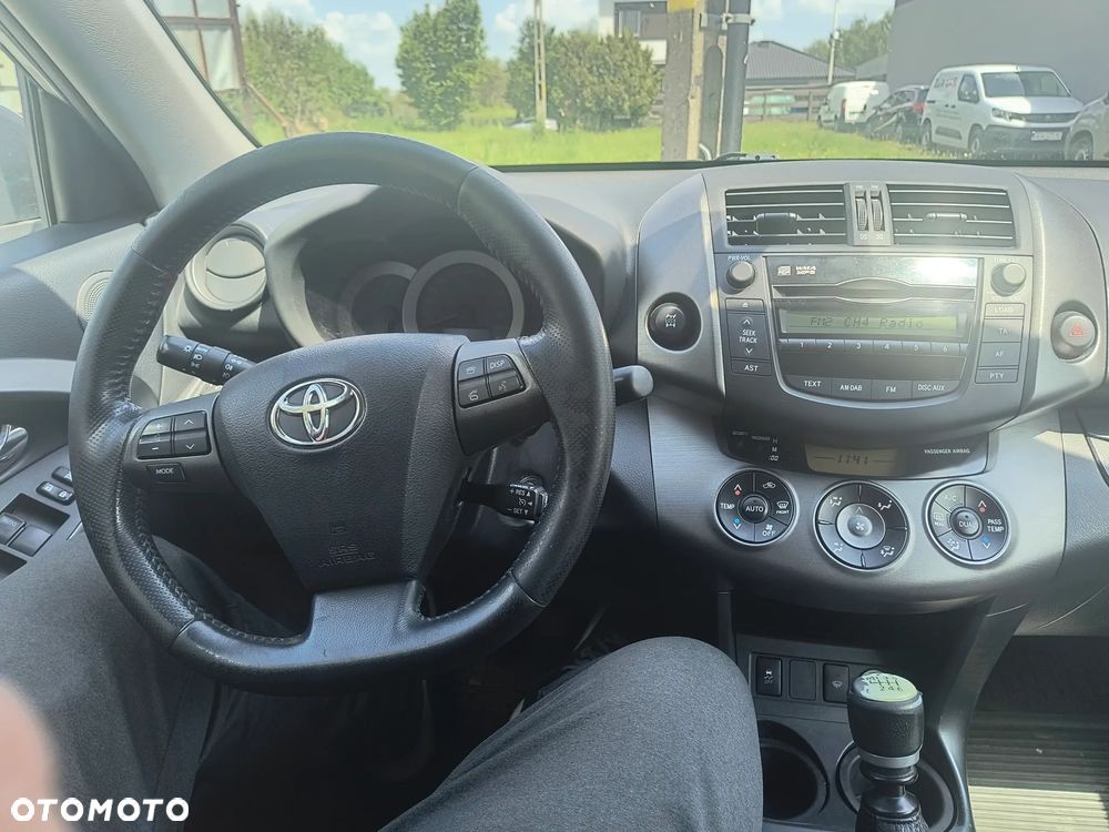 Toyota RAV4 2.2 D-4D Sol - 6