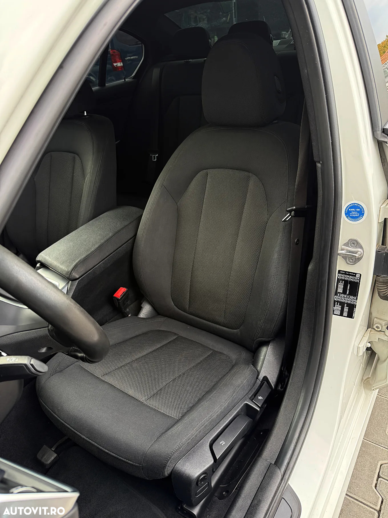 BMW Seria 3 318d Edition M Sport Shadow - 28