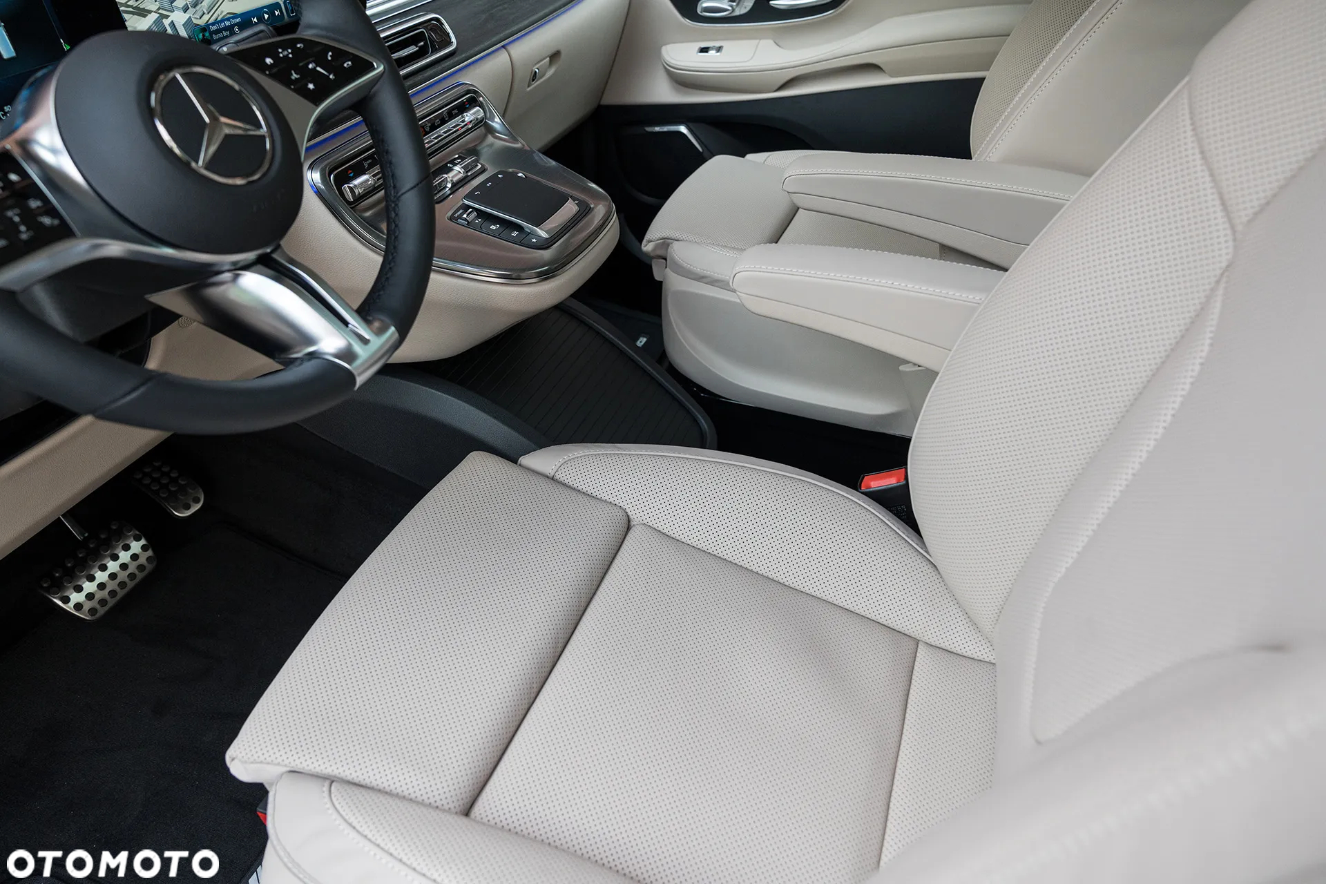 Mercedes-Benz Klasa V 300 d 4-Matic 9G-Tronic Exclusive (d³ugi) - 25