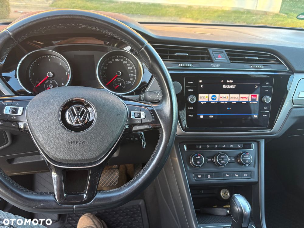 Volkswagen Touran 2.0 TDI SCR DSG Comfortline - 9