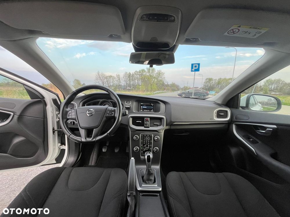 Volvo V40 - 16