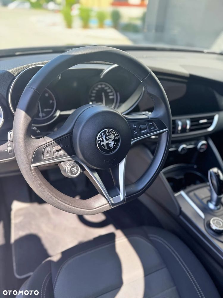 Alfa Romeo Giulia 2.0 Turbo - 7