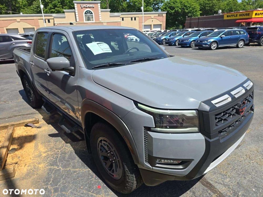 Nissan Frontier - 5