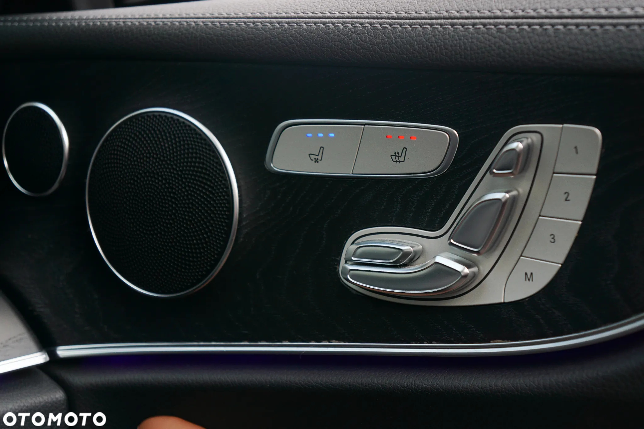 Mercedes-Benz Klasa E AMG 53 Kabriolet 4-Matic+ 9G-TRONIC - 23