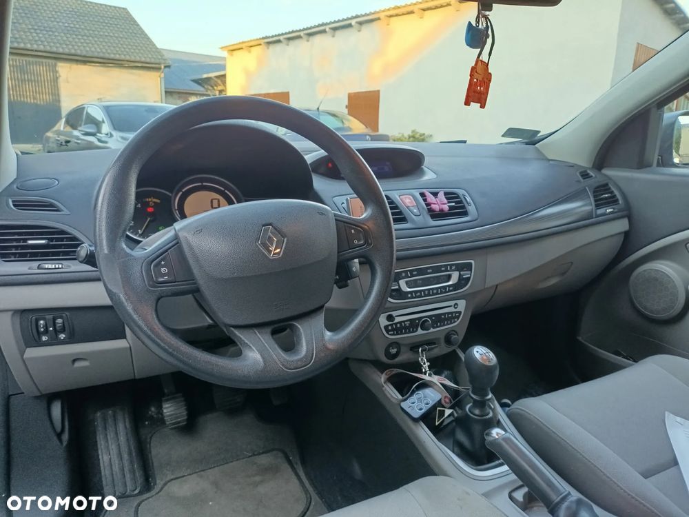 Renault Megane 1.5 dCi Confort Authentique - 9