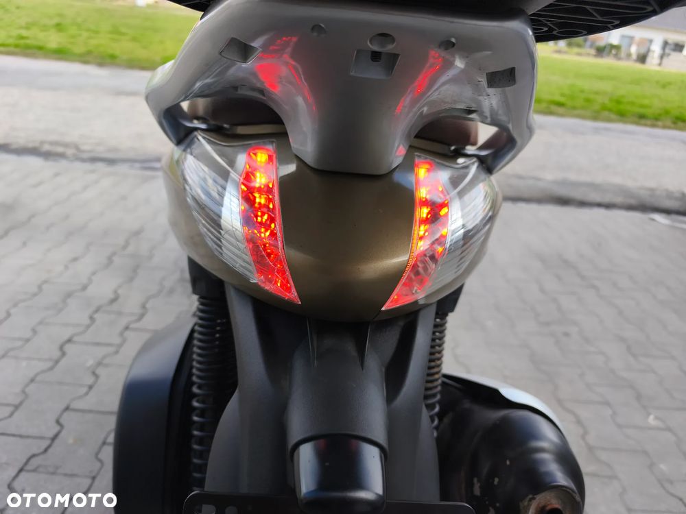 Piaggio Beverly - 16