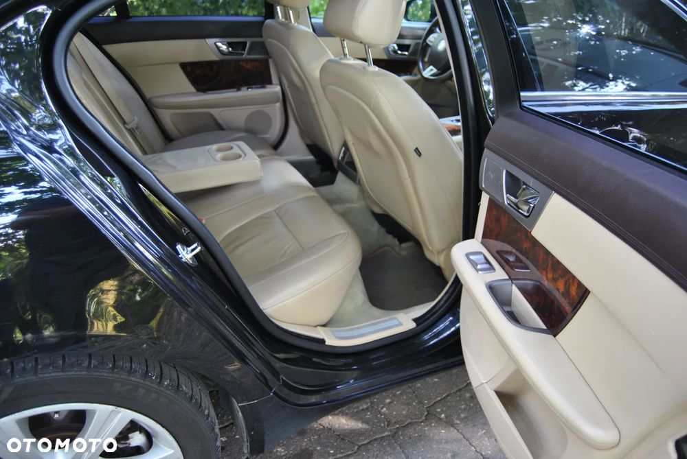 Jaguar XF 3.0 V6 Diesel Edition - 25