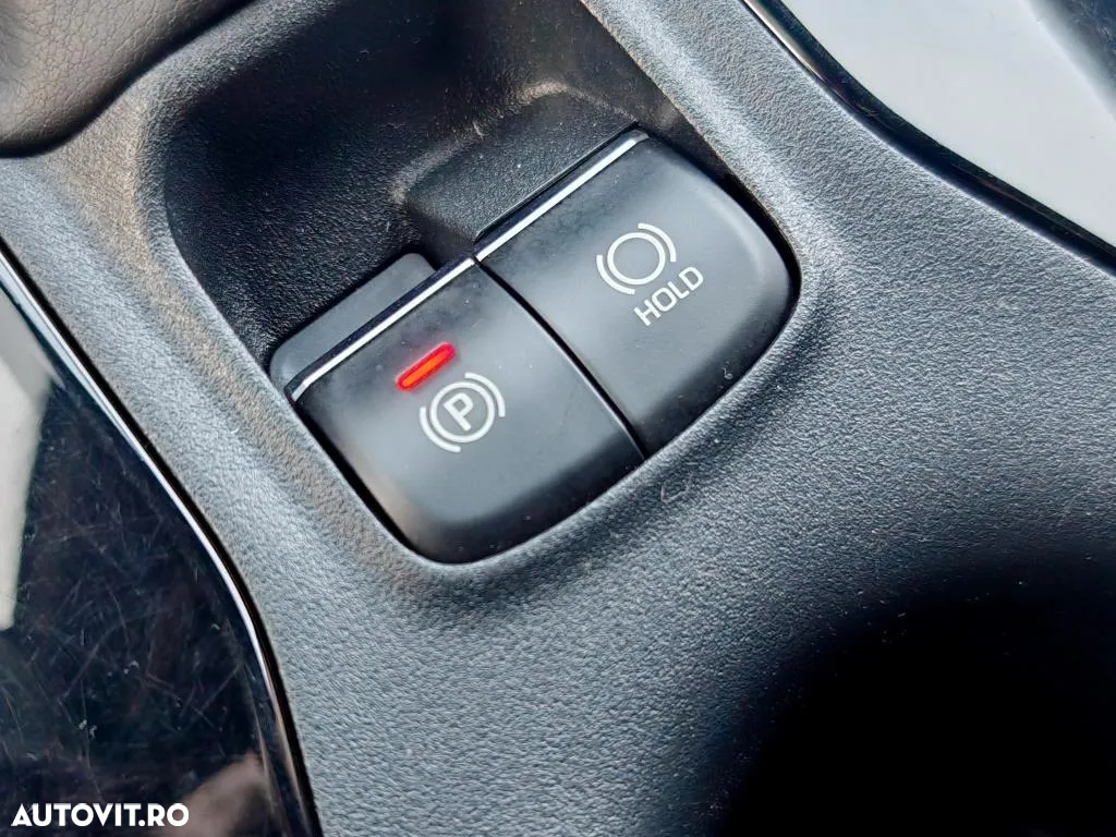 Toyota Corolla 1.8 Hybrid Comfort - 22