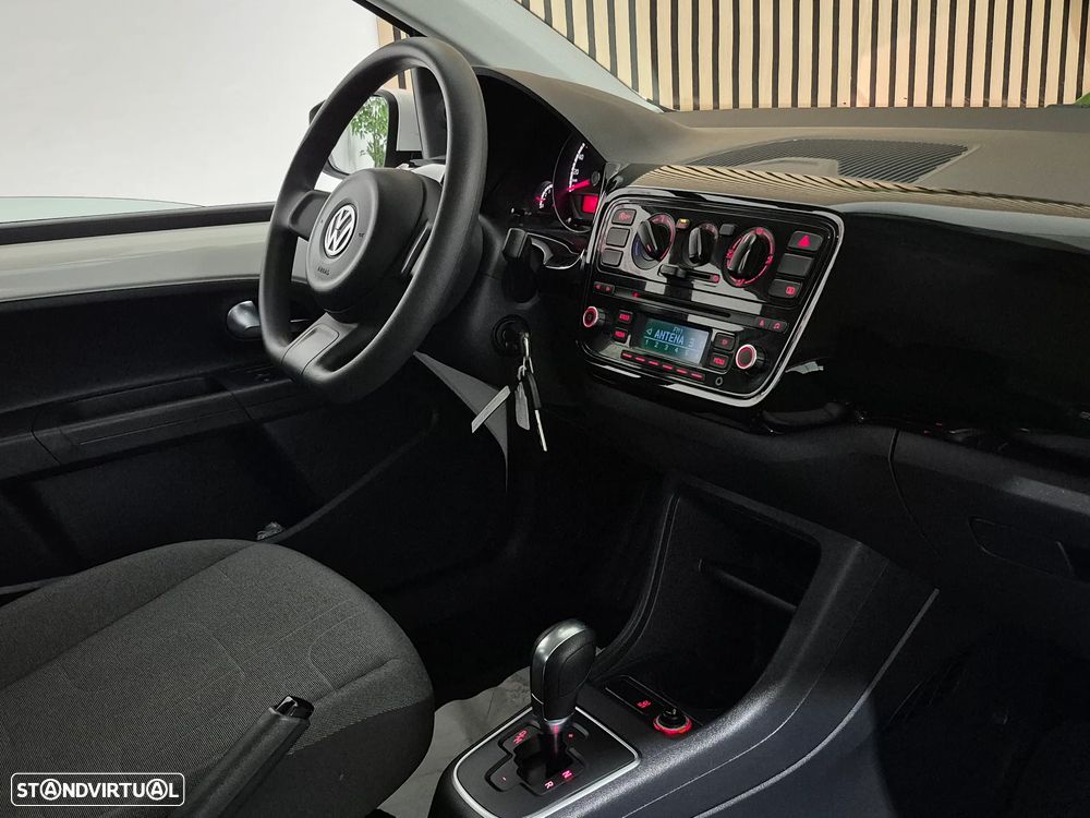 VW Up! 1.0 BMT Move Auto - 17