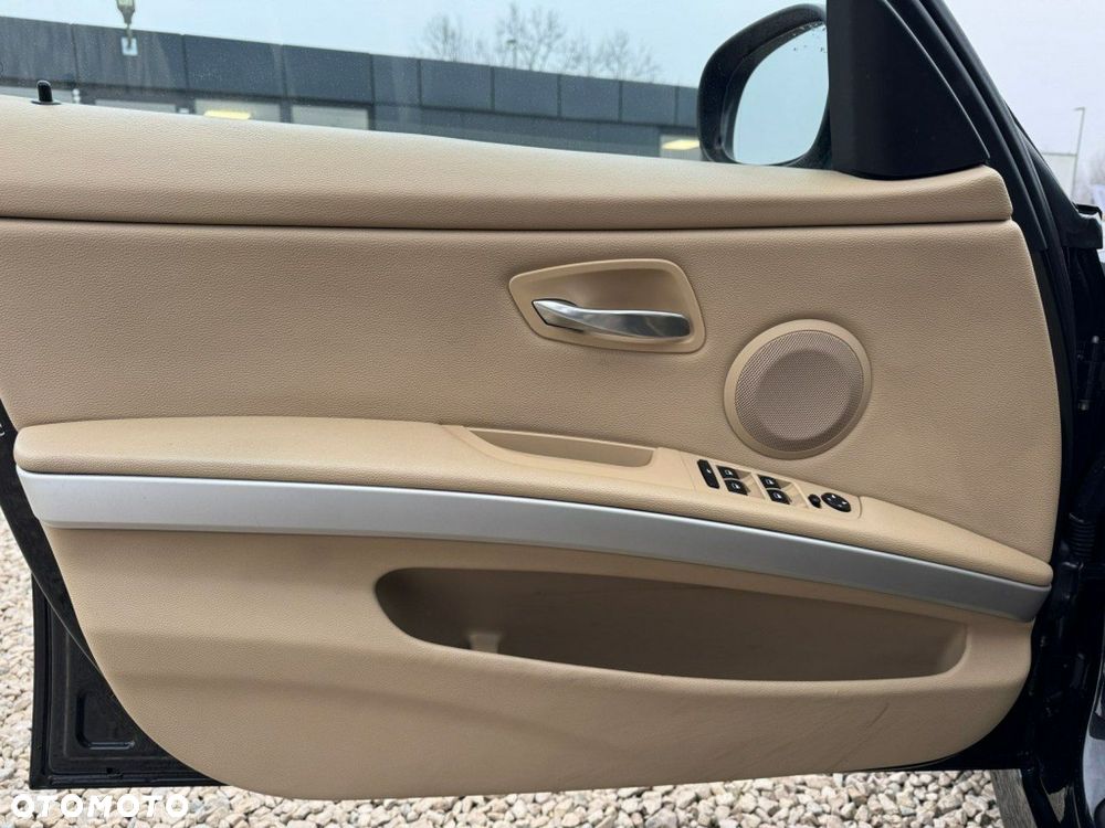 BMW Seria 3 318d - 11