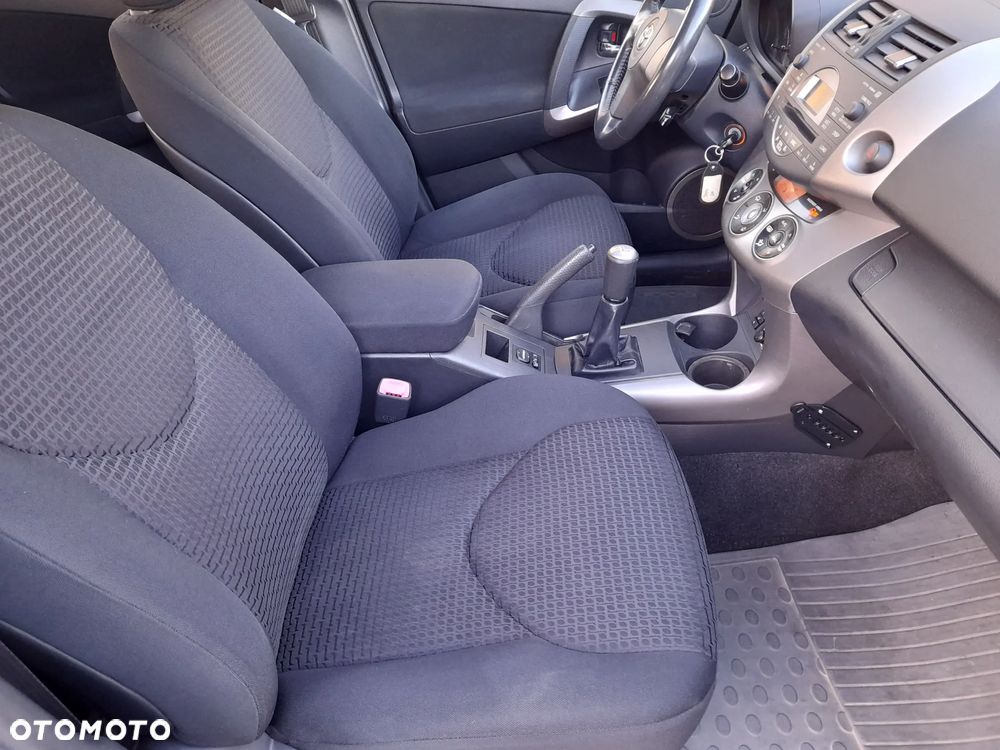 Toyota RAV4 2.0 VVT-i Sol - 30