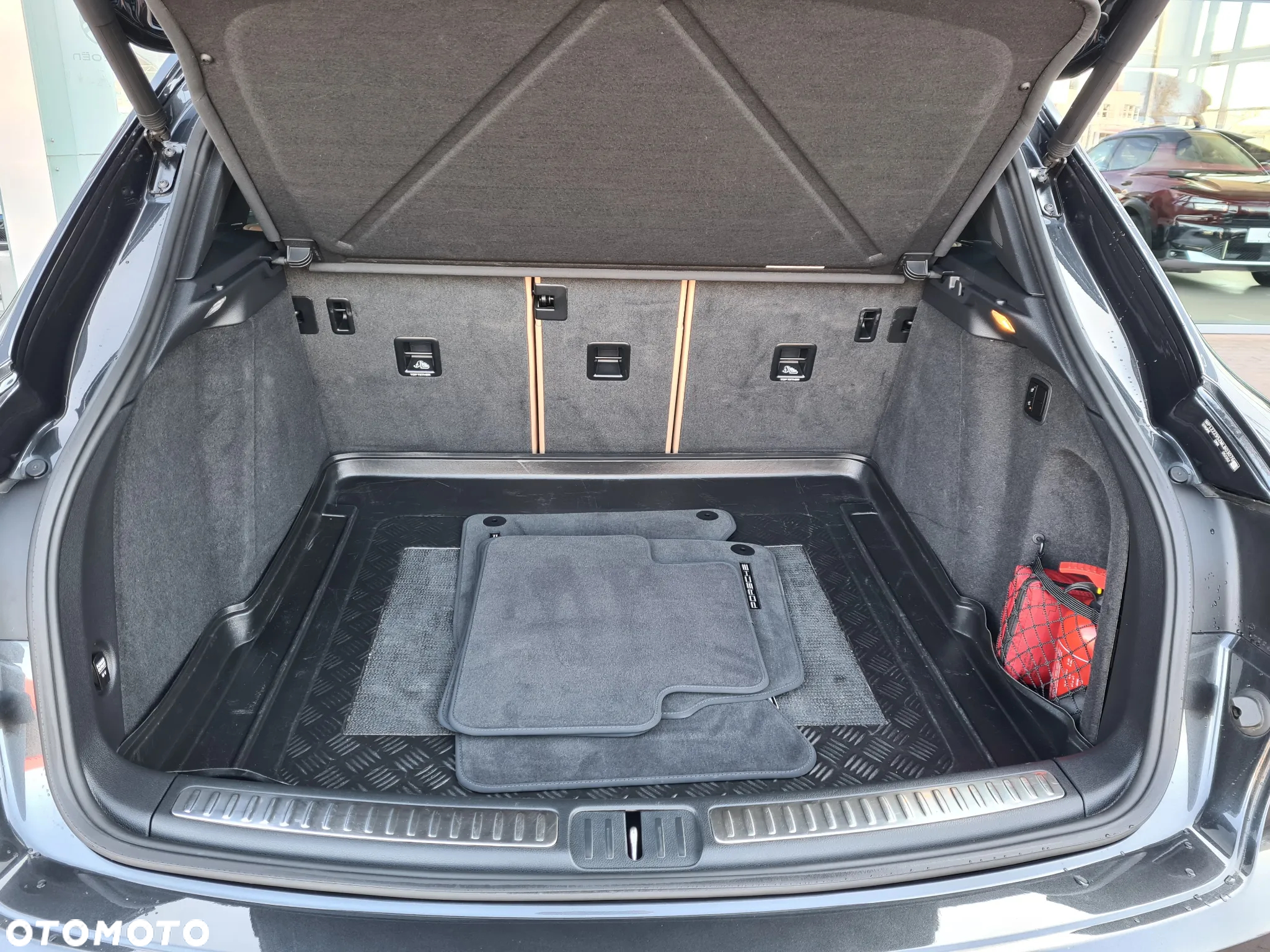 Porsche Macan Standard - 18