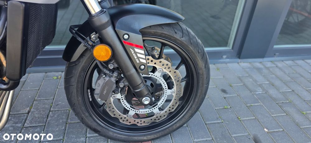 Honda CB - 12