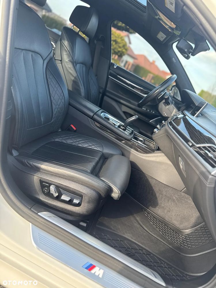 BMW Seria 7 750Li xDrive sport - 22