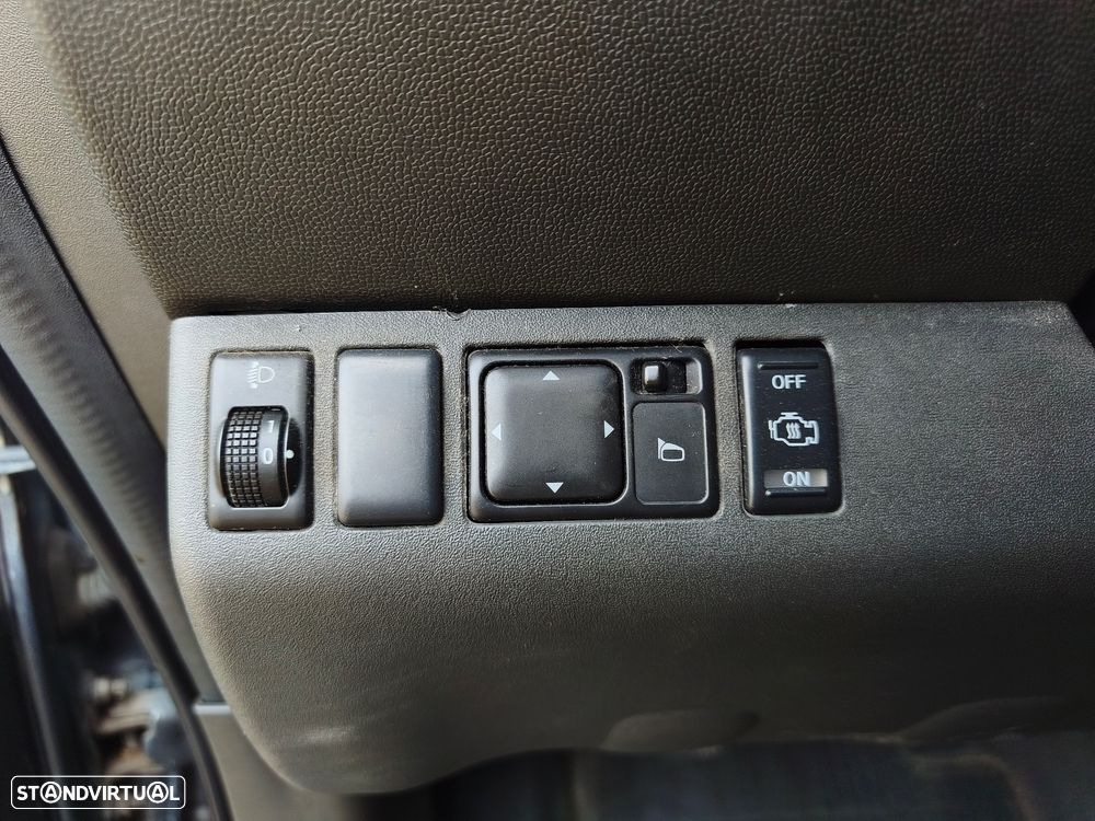 Nissan Navara 2.5 dCi CD LE - 40