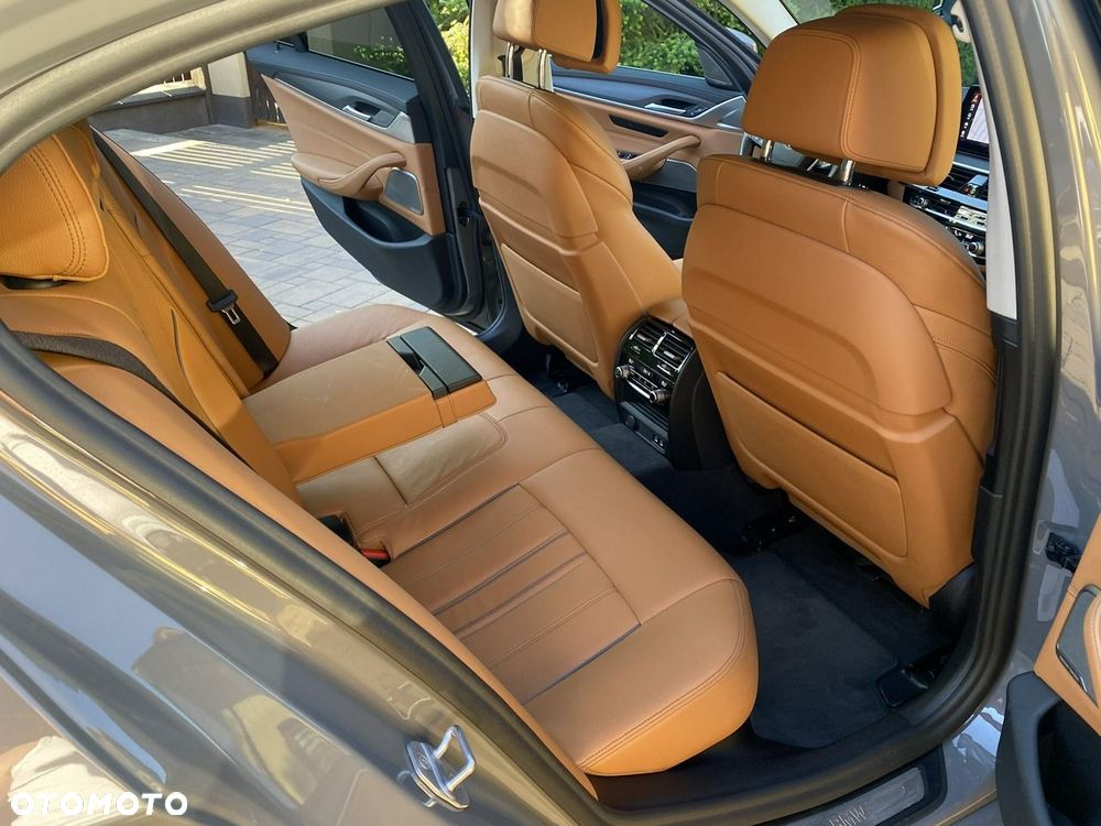 BMW Seria 5 530i xDrive mHEV Luxury Line - 37