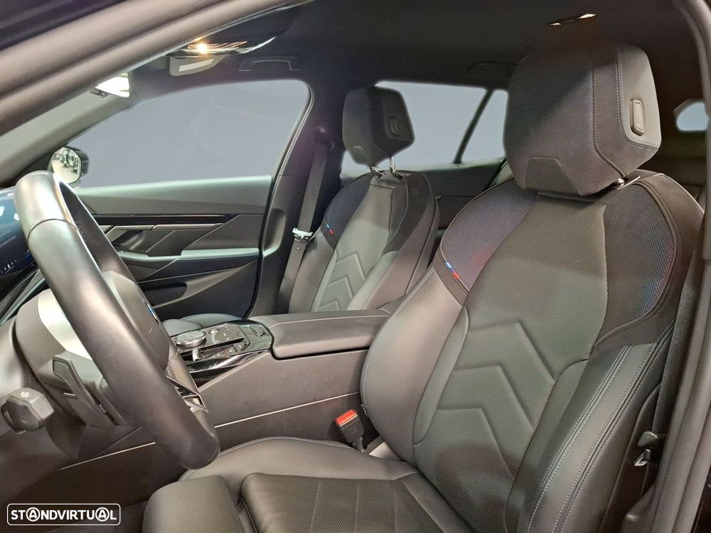 BMW 530 e Pack Desportivo M - 11