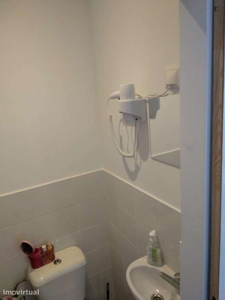 Quarto - localizado em Paranhos Porto - Grande imagem: 4/13