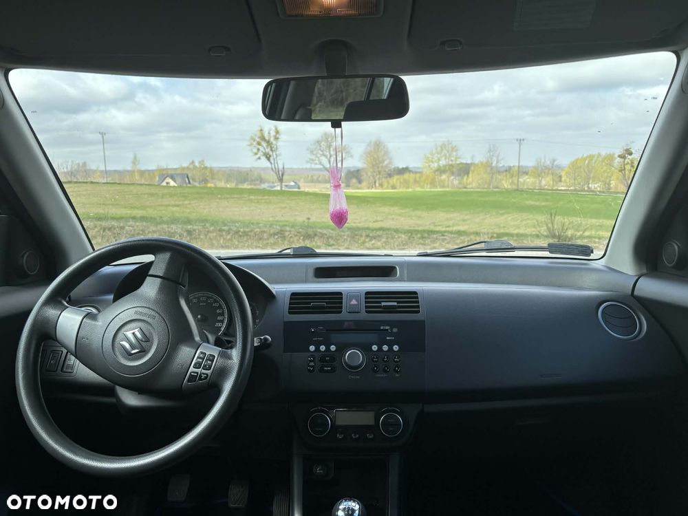 Suzuki Swift 1.3 DDiS 16v GLX - 3