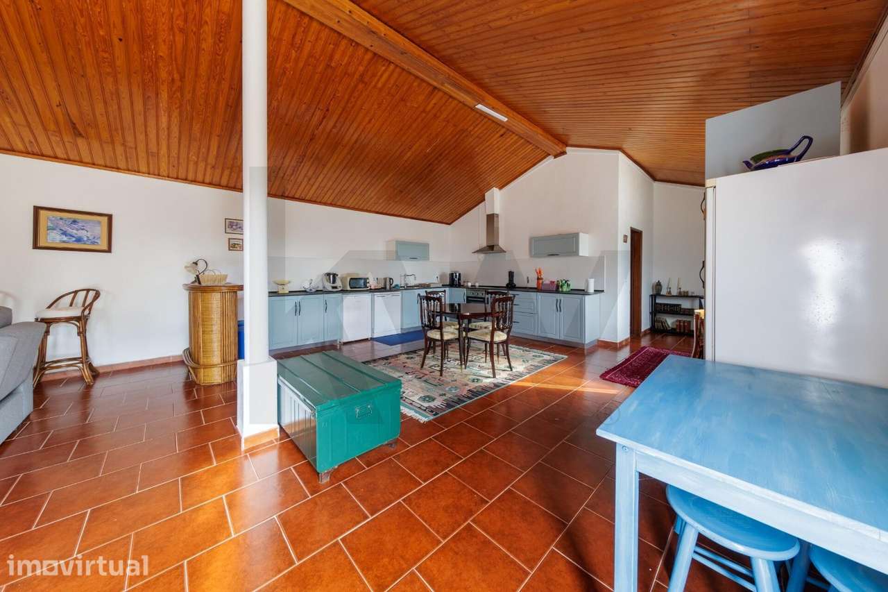 Moradia T3 + T2, dois anexos e 2.000 m2 de terreno | Arrifana, Manique - Grande imagem: 4/41