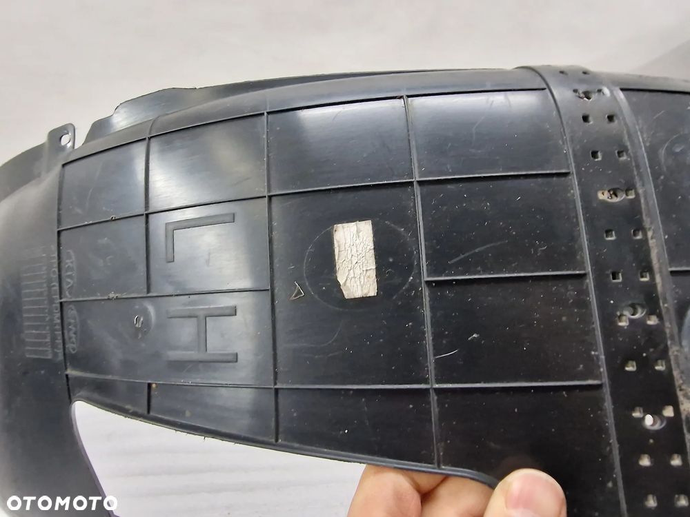 KIA RIO IV / V 16- LEWE NADKOLE TYLNE TYLNIE TYŁ , NR 86821-H8000 ,  NR AUKCJI N385 - 7